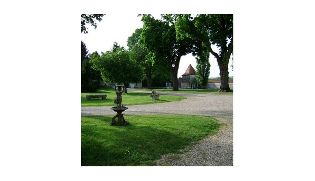 hotel Hostellerie Château Sainte Catherine Montbron (16)