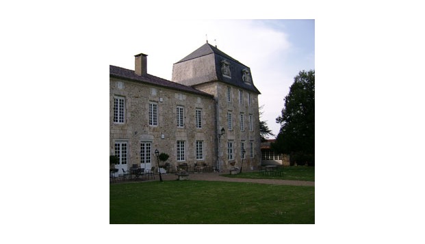 hotel Hostellerie Château Sainte Catherine Montbron (16)