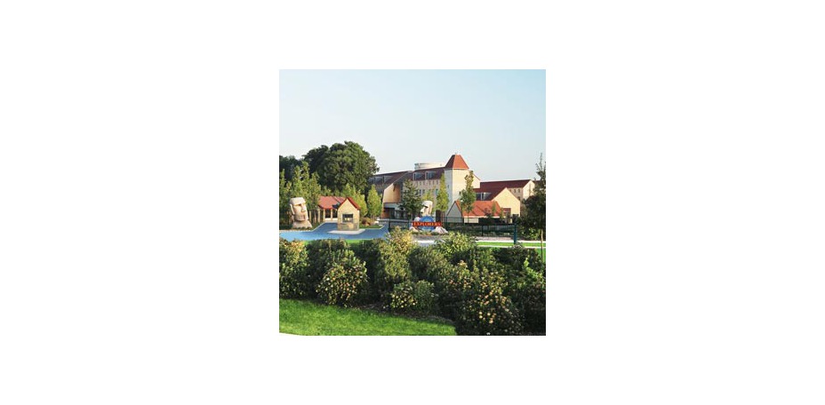 Explorers Hotel - 