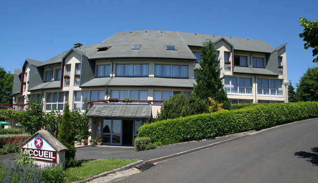 hotel Hôtel Restaurant le GerfautSalers (15)