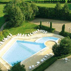 Hôtel les Dryades & Spa_Piscine extérieure