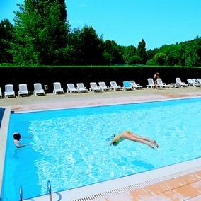 Domaine du Château Laval_piscine extérieure