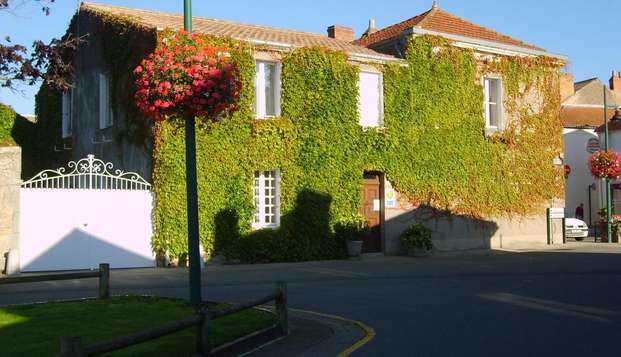 hotel LalobemaMachecoul (44)