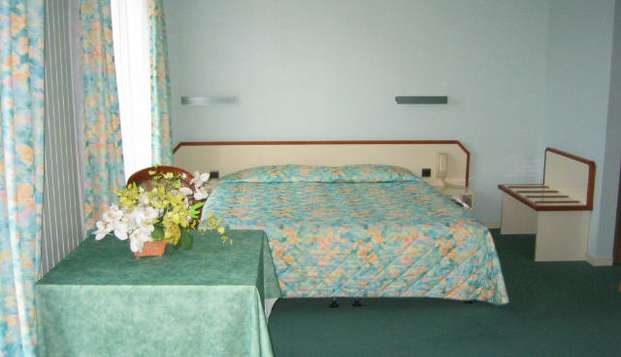 hotel Hôtel le BourgogneEvian les Bains (74)