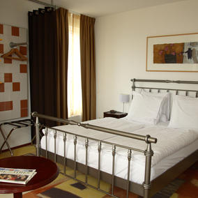 BW_Art_Hotel_room3.jpg BW_Art_Hotel_room3.jpg