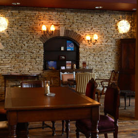 BW_Art_Hotel_bar.jpg BW_Art_Hotel_bar.jpg