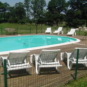 La Maison de Praline et Chocolat_Piscine extérieure