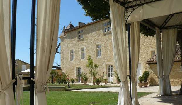 hotel Domaine de NaujanSaint-Vincent de Pertignas (33)