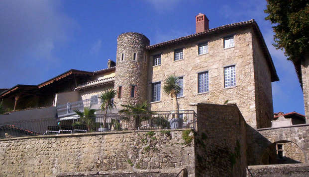 hotel Casa, La Signora di PerugiaPérouges (01)