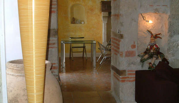 hotel Casa, La Signora di PerugiaPérouges (01)
