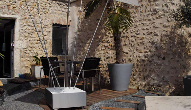hotel Casa, La Signora di PerugiaPérouges (01)