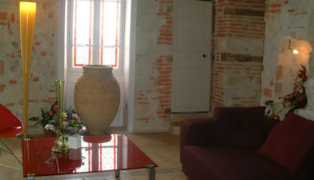 hotel Casa, La Signora di PerugiaPérouges (01)