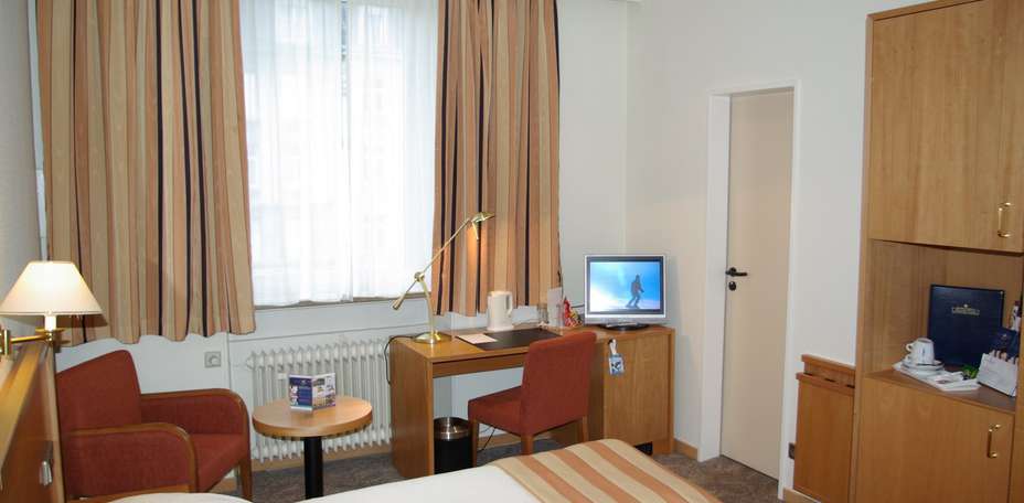 Golden Tulip Central Molitor - 