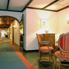 Hotel de Wiemsel_Hall