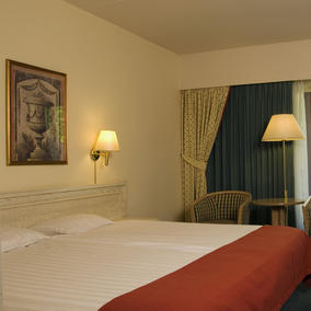 NH Marquette_Room