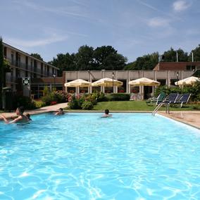 Leonardo Hotel Brugge_Outdoor swimming pool