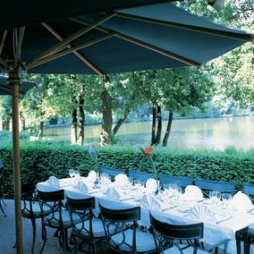 NH Molenvijver Genk_Restaurantterras NH Molenvijver Genk_Restaurantterras