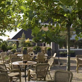 Van der Valk Assen_Restaurant terras Van der Valk Assen_Restaurant terras