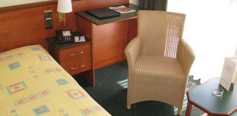 Best Western County House Hotel - 