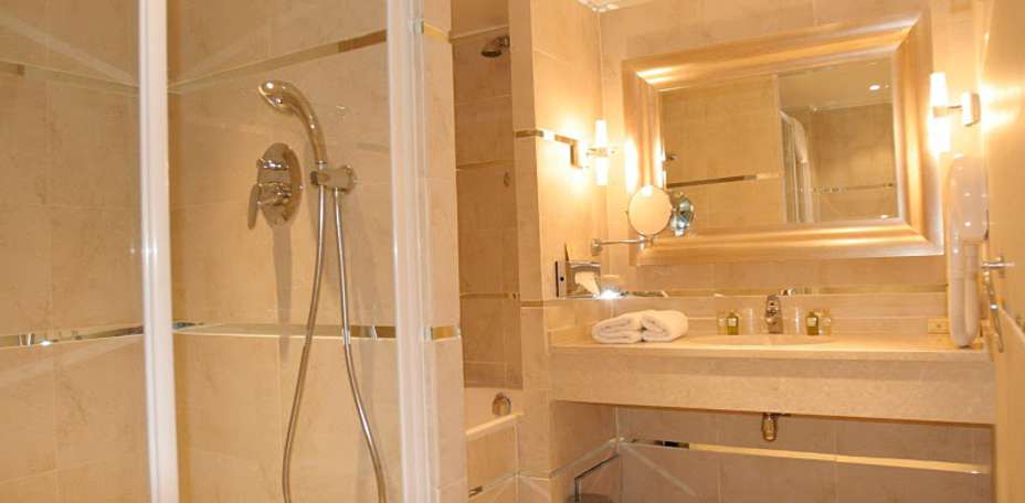 Hôtel Renoir - 