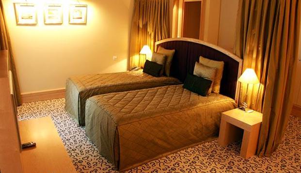 hotel Le Pavillon de La RotondeCharbonnières Les Bains (69)