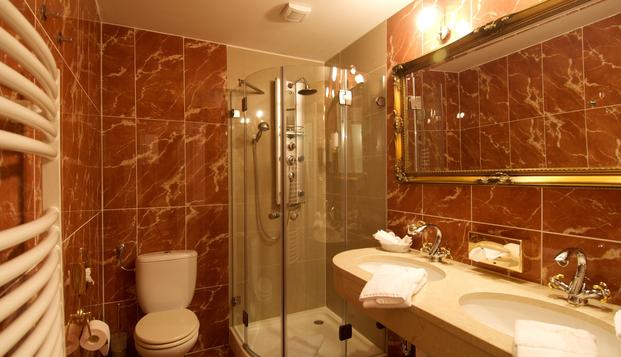 hotel Schlosshotel Burghaus KronenburgKronenburg