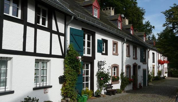 hotel Schlosshotel Burghaus KronenburgKronenburg