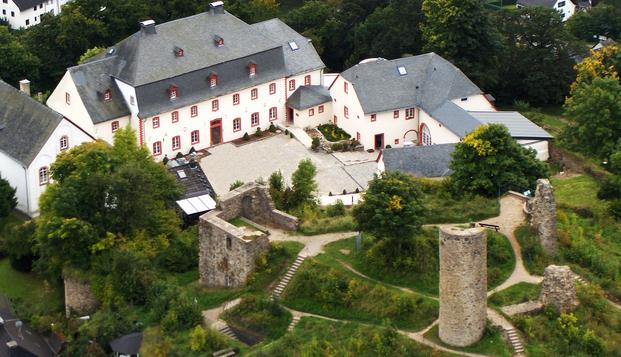 hotel Schlosshotel Burghaus KronenburgKronenburg