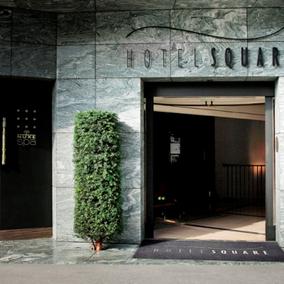 Hôtel Square_Ingang