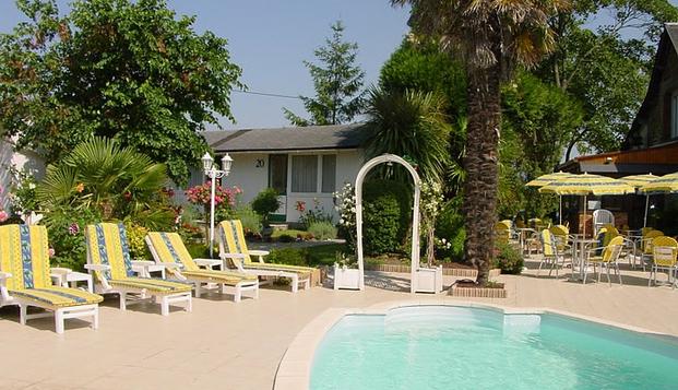 hotel Hôtel Les 13 AssiettesLe Val-Saint-Père (50)