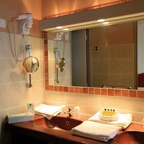 Best Western Les Vignes Blanches_Salle de bains Best Western Les Vignes Blanches_Salle de bains