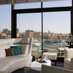 Sofitel Marseille_la carré bar