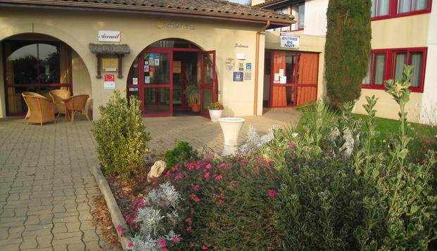 hotel Hôtel Restaurant SolencaNogaro (32)