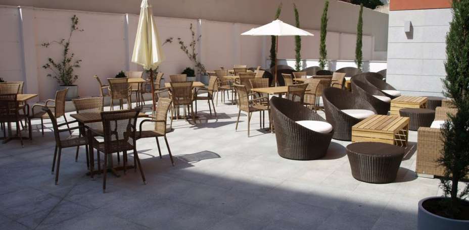 Eco Alcalá Suites - 