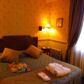 Hôtel Poussin_Chambre standard double