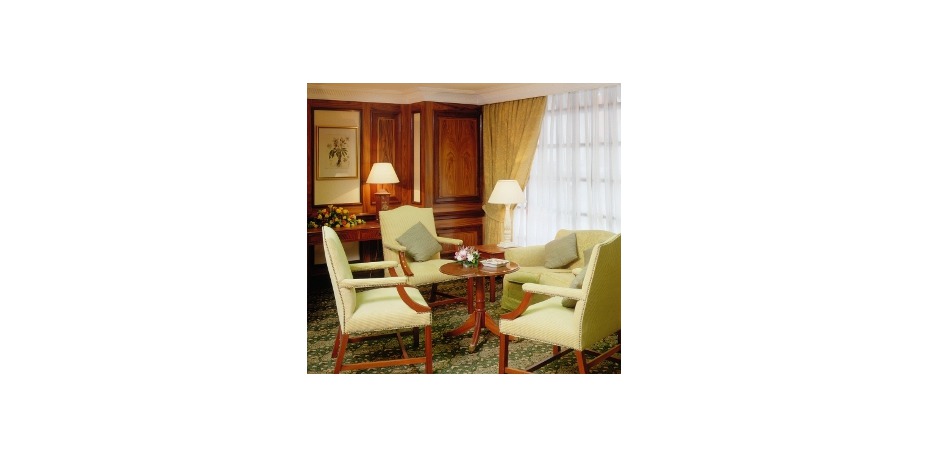 Izan Avenue Louise - 