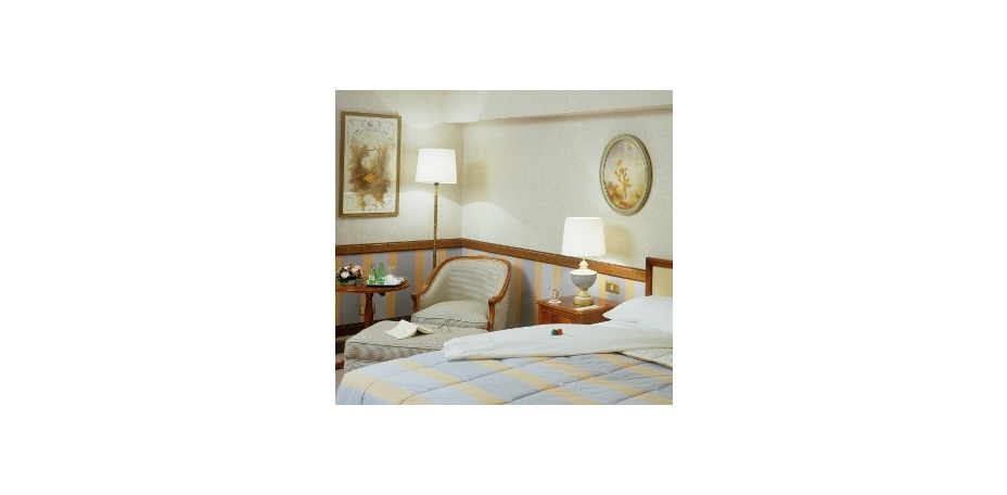 Izan Avenue Louise - 