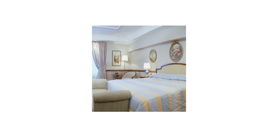 Izan Avenue Louise - 
