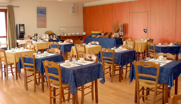 hotel Hôtel Restaurant SolencaNogaro (32)