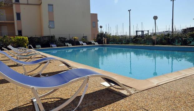 hotel Hôtel du PortGruissan (11)