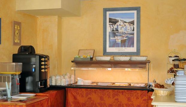 hotel Hôtel du PortGruissan (11)
