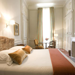 Chateau_de_Roussan_Chambre Châtelain