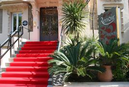 Hôtel Renoir - 