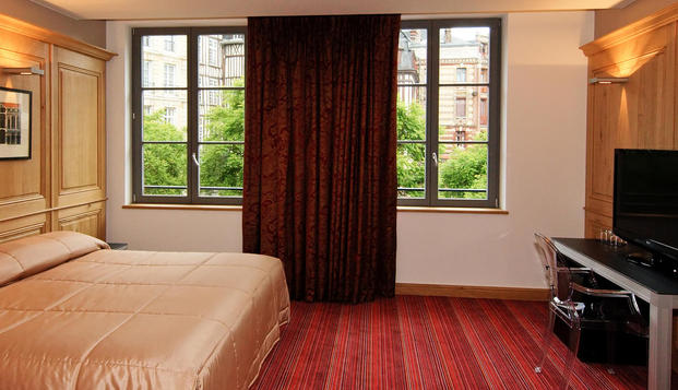 hotel Hôtel de BourgtherouldeRouen