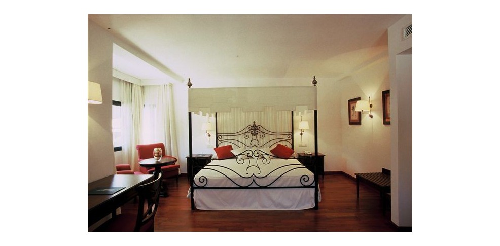 HOTEL LA RESERVA DE SAN LEONARDO DE YAGUE hotel la reserva de san leonardo de yague:
