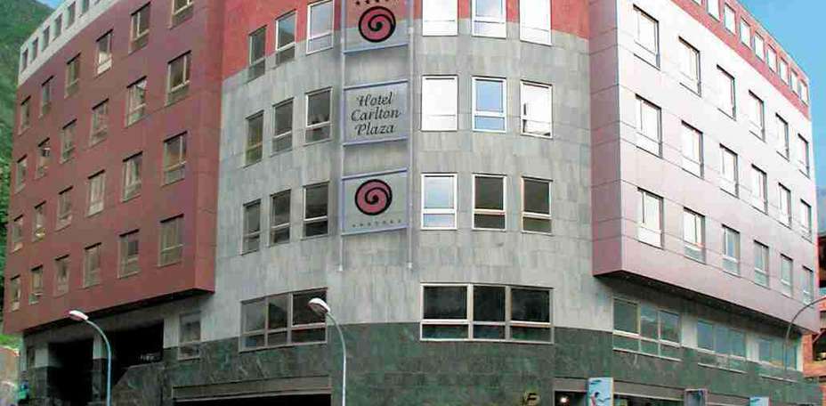 Hotel Carlton Plaza - 