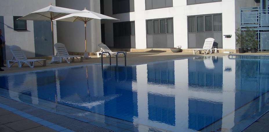 Hotel Diplomàtic - Piscina exterior