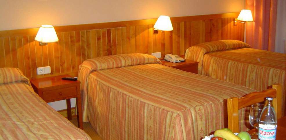 HOTEL LARIS hotel laris: