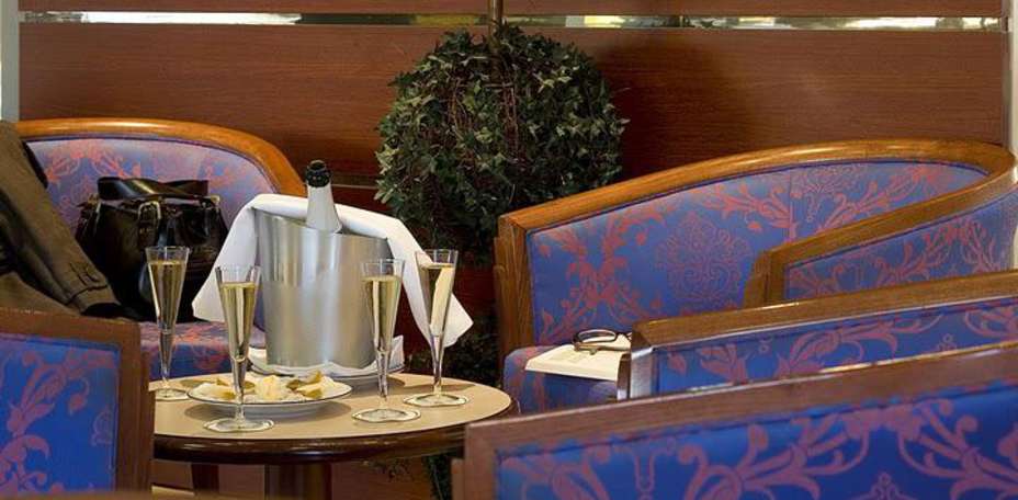 Hôtel Ariane Istres - 