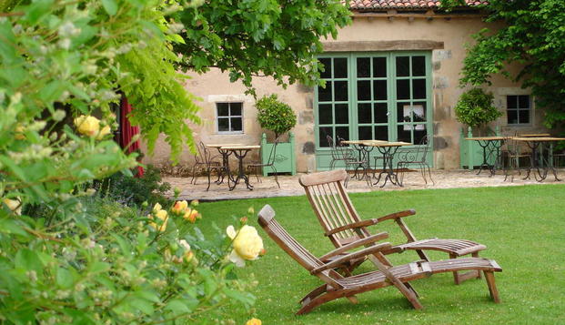 hotel Hôtel Restaurant Les OrangeriesLussac les Châteaux (86)